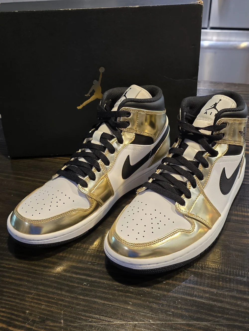 Air Jordan 1 Mid SE 